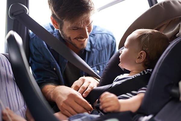 Auto più sicure per tutti: i dispositivi antiabbandono