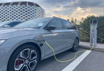 Batterie al litio per le auto elettriche: la sfida del riciclo